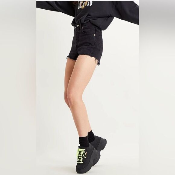 LEVI'S Ribcage Black Denim Jean Shorts High Waisted raw hem Size 28 - Picture 1 of 5